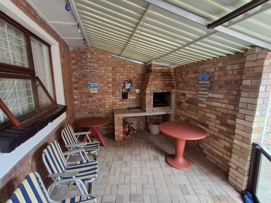 3 Bedroom Property for Sale in Seafield Eastern Cape